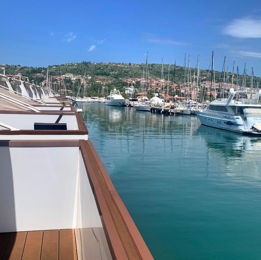 Bonita Houseboat Apartment Portorose Exterior foto